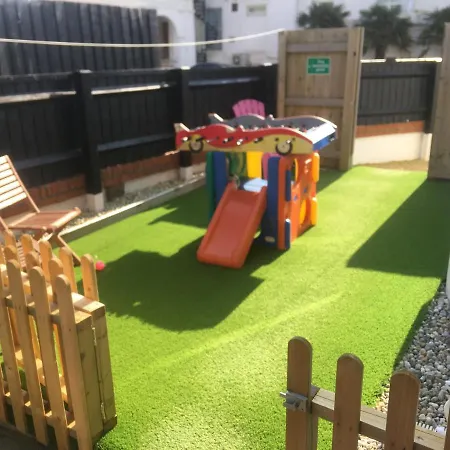 Singer House: Seafront Garden Flat with Parking Apartment Paignton Exterior photo