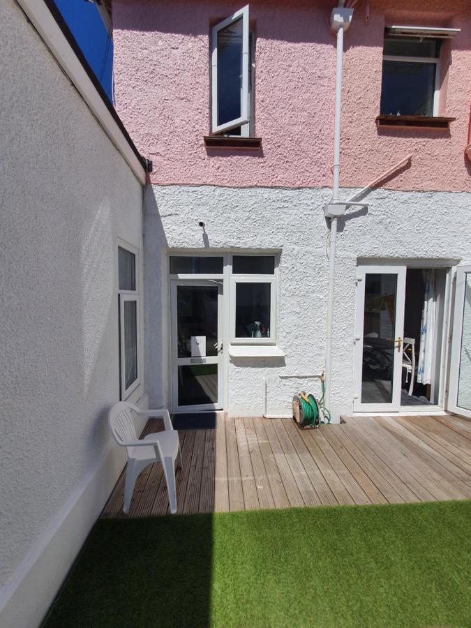 Singer House: Seafront Garden Flat With Parking Apartment Paignton